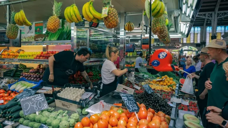 Best Food Markets and Local Dining Ideas