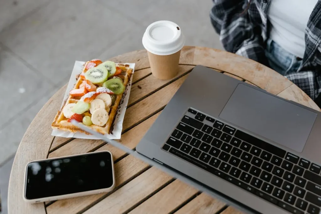 How Food and Travel Content Work Together